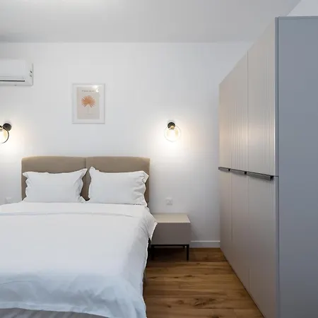 Апартаменты The Bronze Loft - One Cotroceni