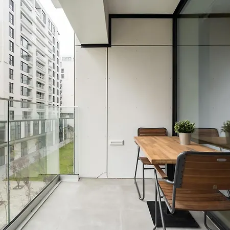 The Bronze Loft - One Cotroceni Bükreş